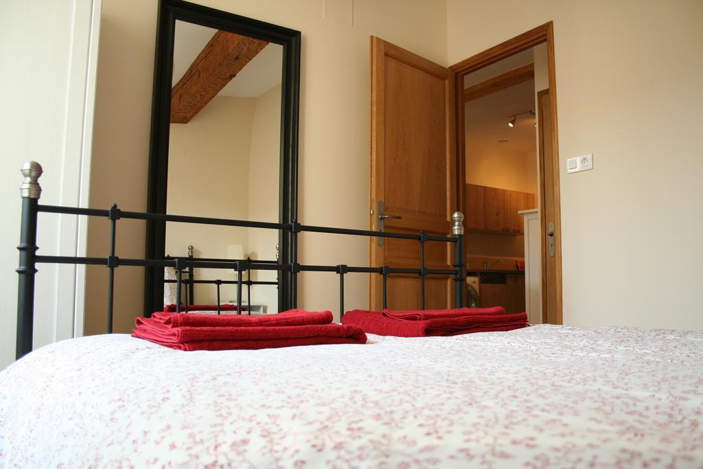 Carcassonne Pont Vieux Apartments Екстер'єр фото
